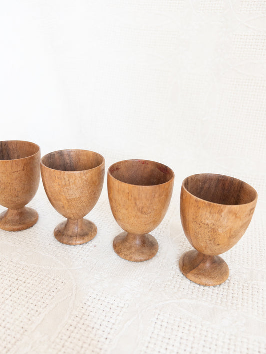 Drevený stojan na vajíčko