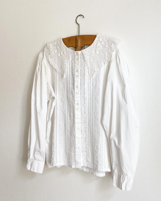 Snehobiela košeľa číslo 5