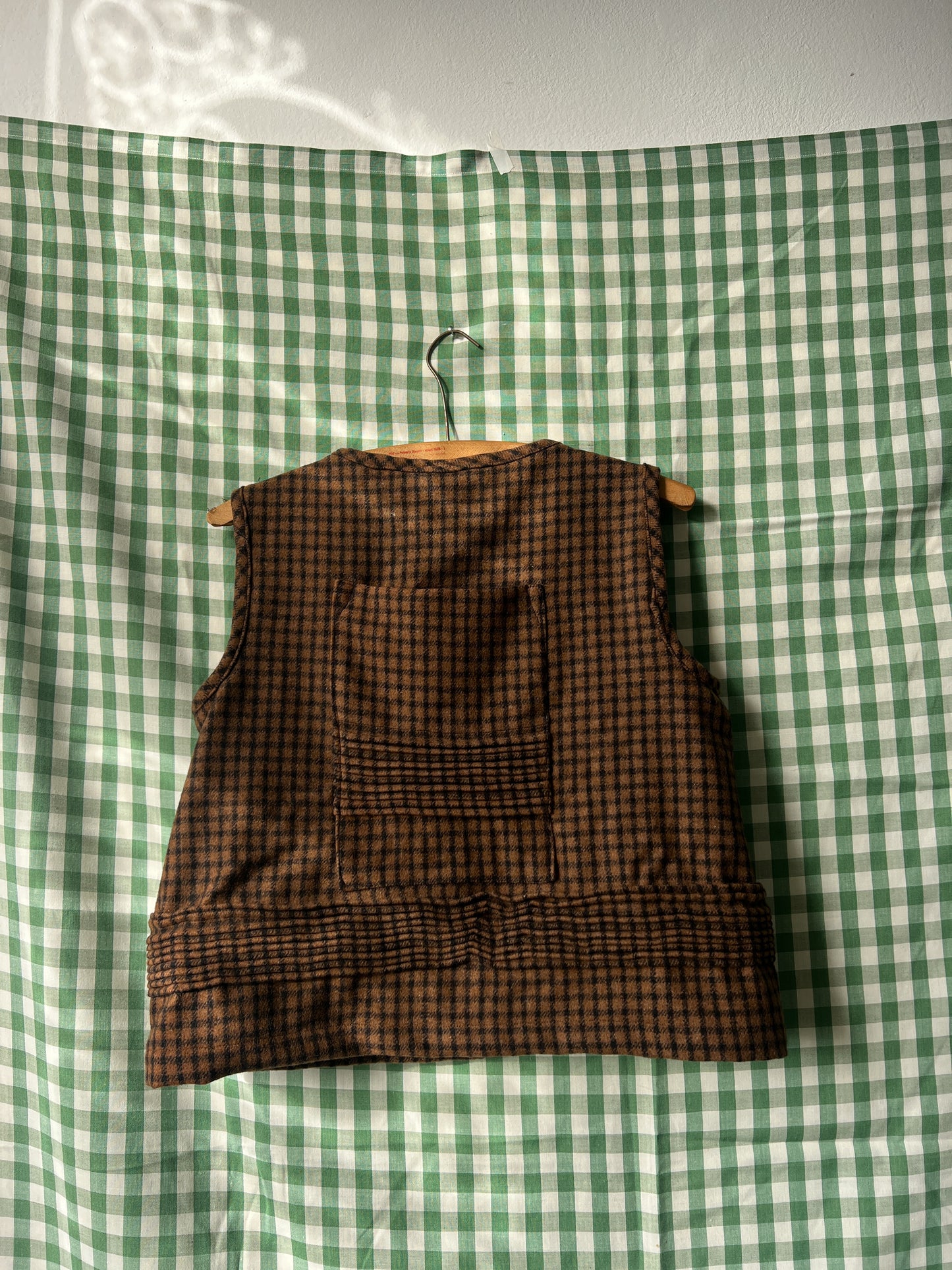 Vlnená vesta Hnedo-čierna