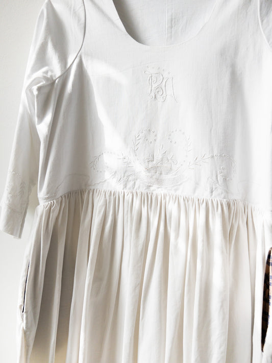 White dress No.2